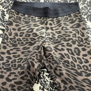 Hue Leopard Print Leggings